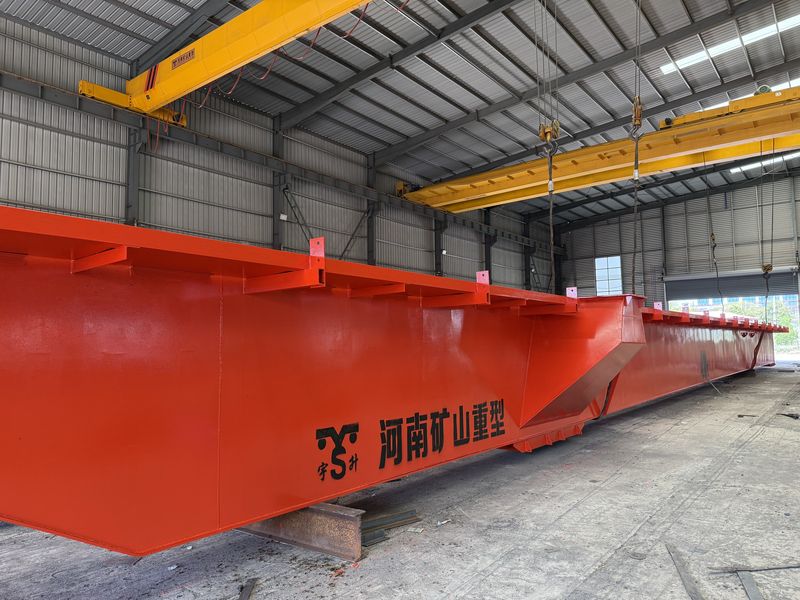 河北邯鄲某鋼鐵貿(mào)易商，2025年已在我公司采購四臺MG通用門式起重機，我公司根據(jù)客戶的實際使用工況，按需設計制作，滿足客戶的要求。